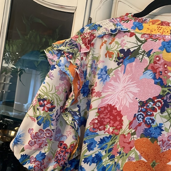 Entro women’s Floral Ruffled and Smocked Blouse Top 2X - Picture 5 of 7
